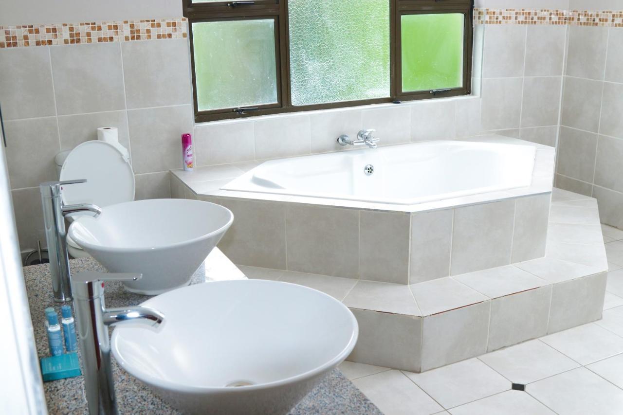 Early Riser Hotel Ezulwini Ngoại thất bức ảnh